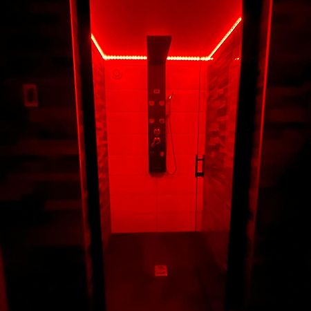 Love Room: Aux Plaisirs Des Sens Jacuzzi Prive Barr Ngoại thất bức ảnh