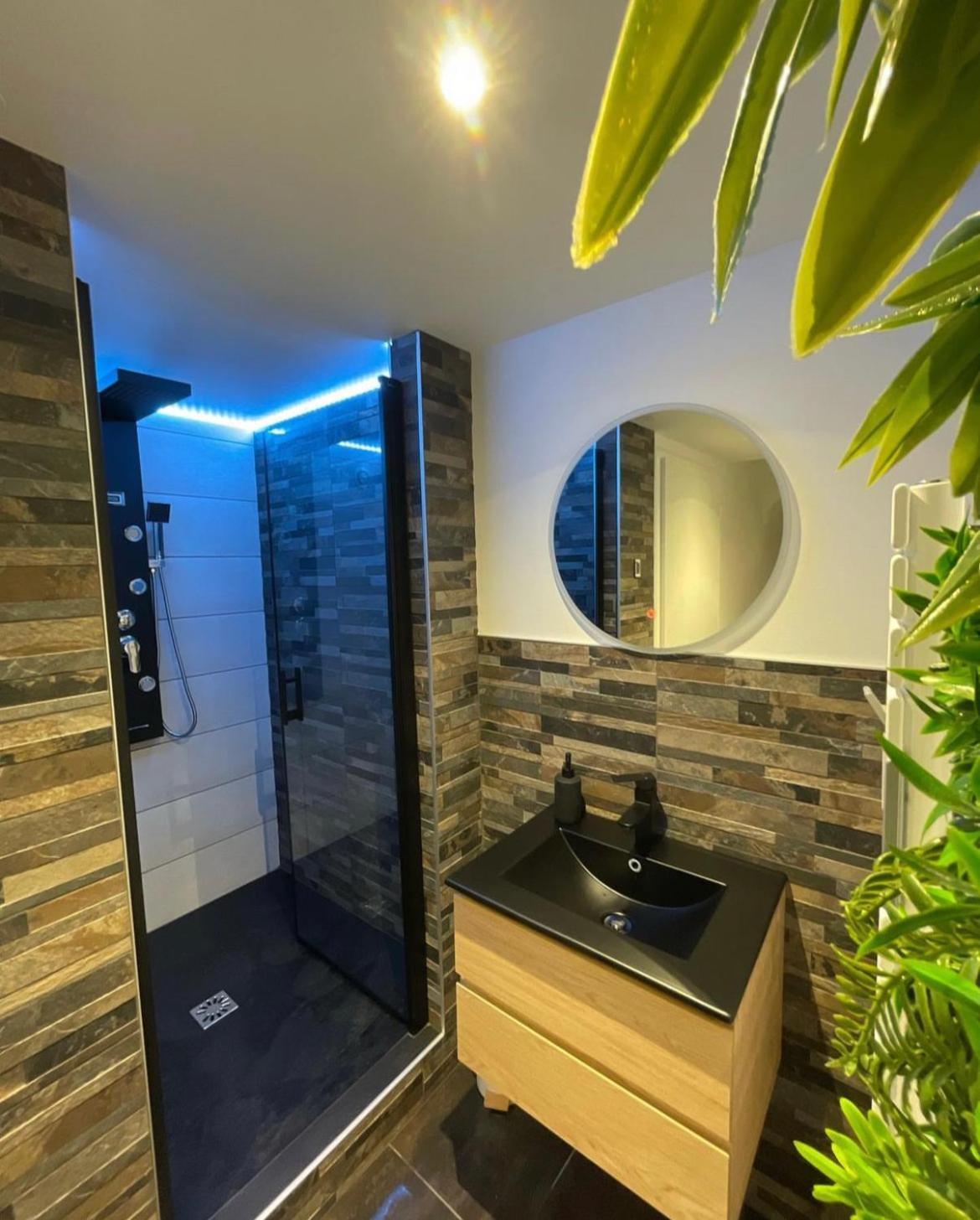 Love Room: Aux Plaisirs Des Sens Jacuzzi Prive Barr Ngoại thất bức ảnh